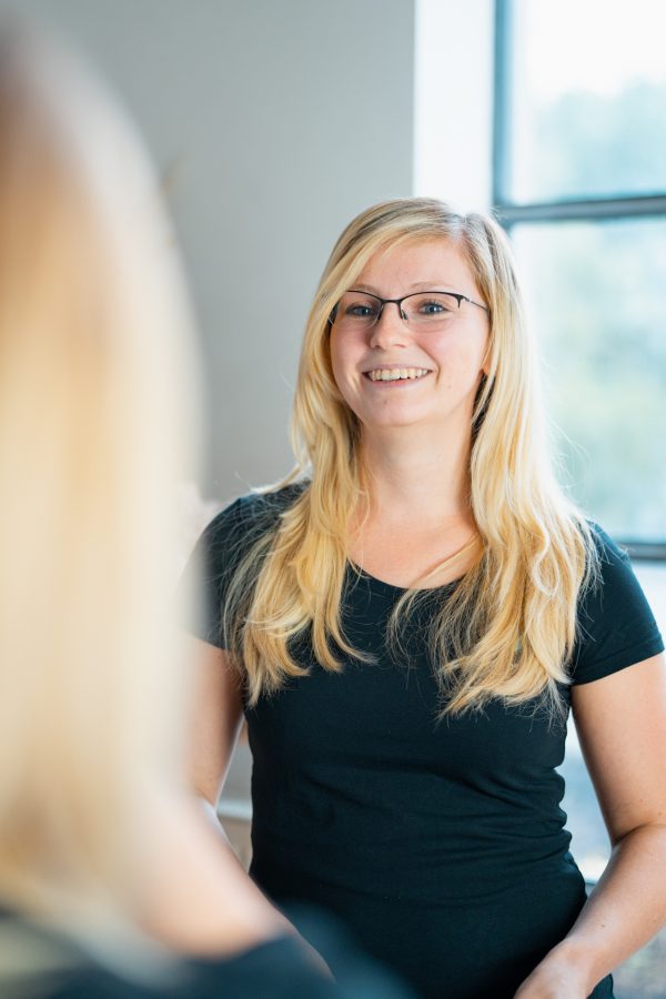 Tatjana berät Schwebewerk Kunden