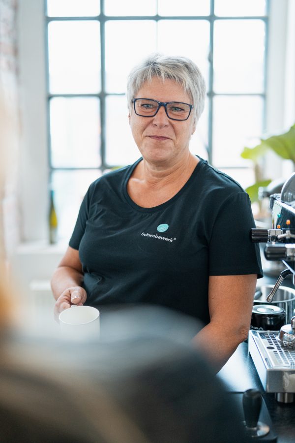 Schwebewerk Teammitglied Petra im Gespräch